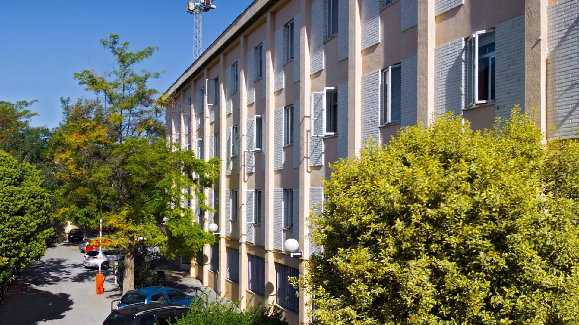 Hostel Albergue Inturjoven Granada